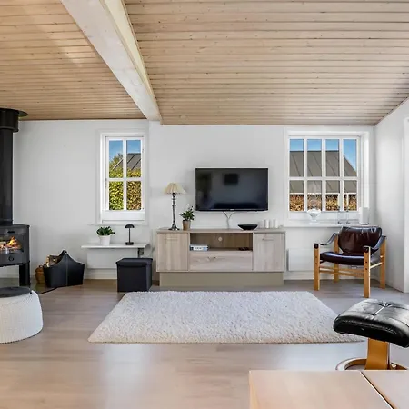 Welma - 200m From The Sea By Interhome